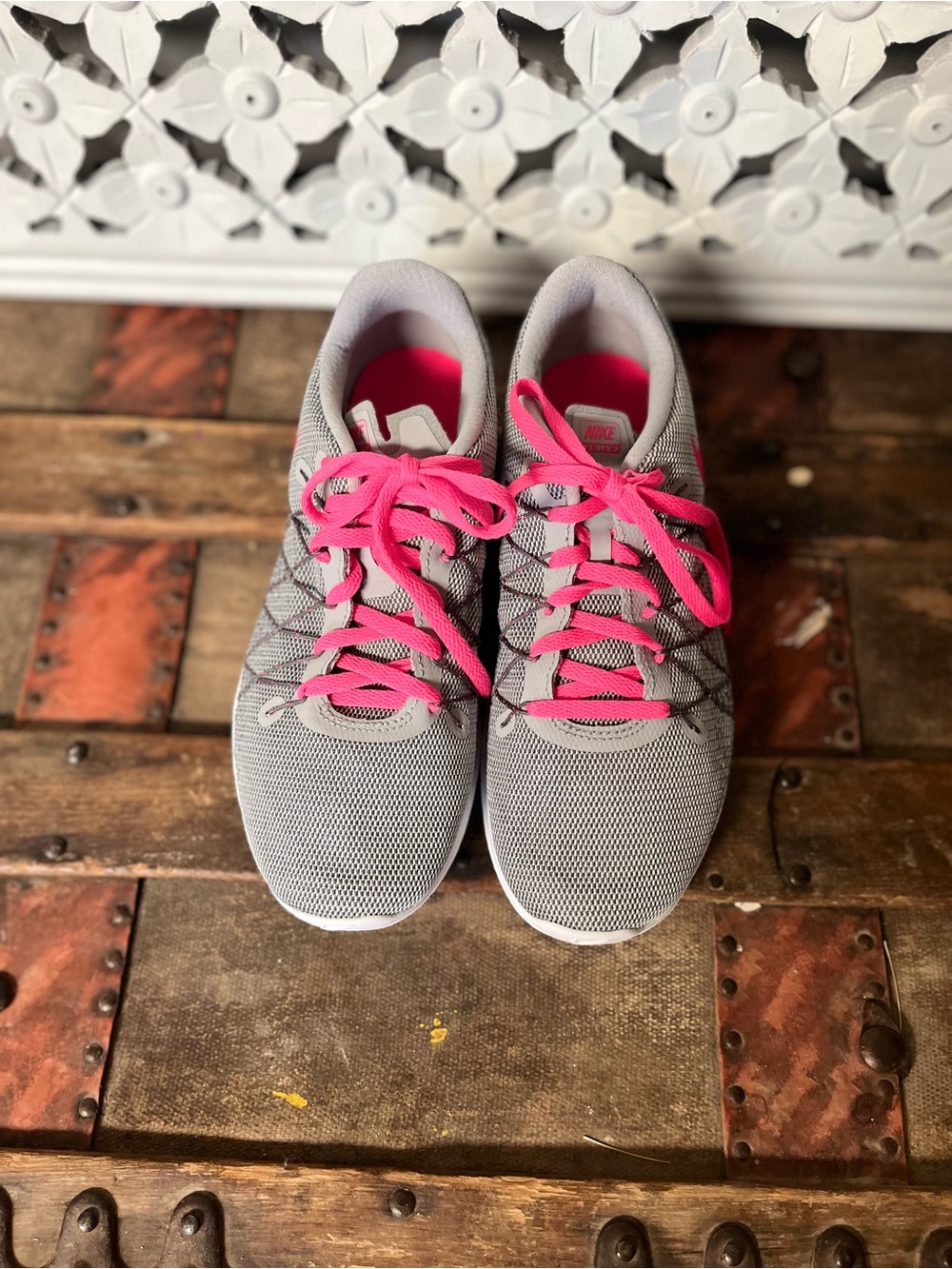 Nike Flex Fury 2 Gray Pink Running Shoes Girls 4.5Y Womens 6 - Picture 2 of 7